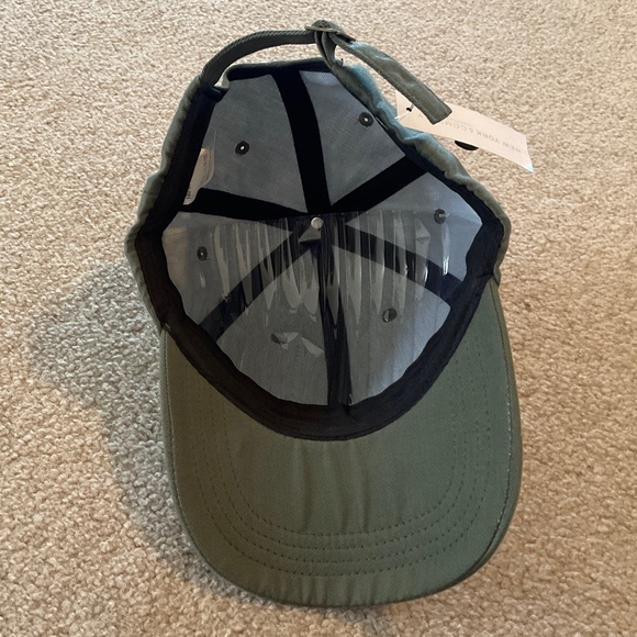 queen baseball cap, new condition - Picture 6 of 7
